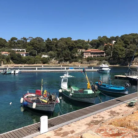 Between Land And Sea Apartmán