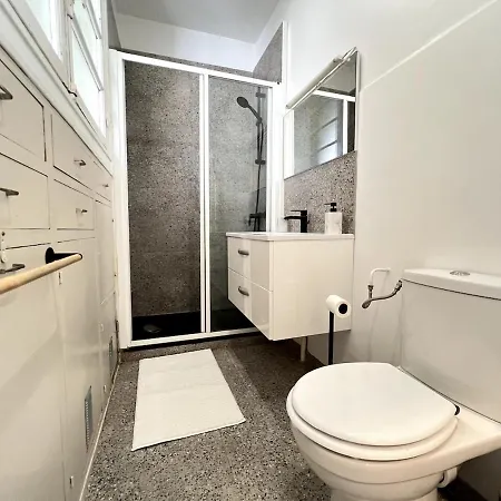 Between Land And Sea Apartment *